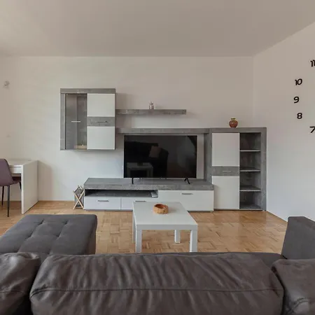 Hisa Oder Apartman *