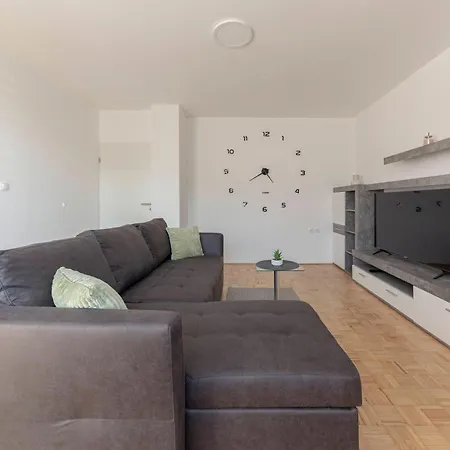 Hisa Oder Apartman *