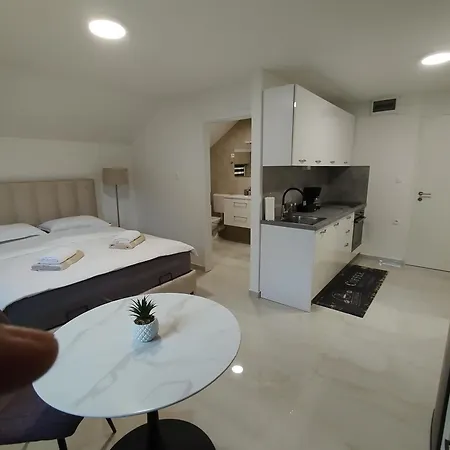 Hisa Oder Apartament